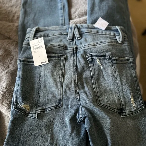 Good American straight leg jeans - New with tags!